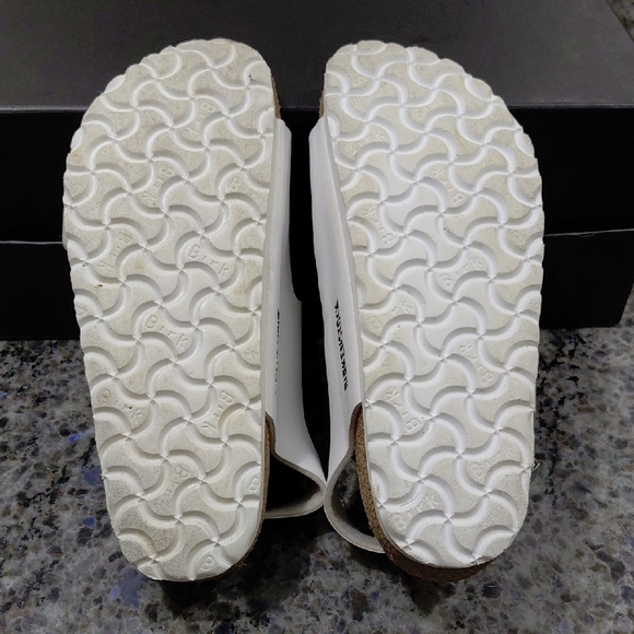 "Birkenstock" Womens Sz. 36/6, Milano White Sandal with Silver Hardware.... - Picture 7 of 9
